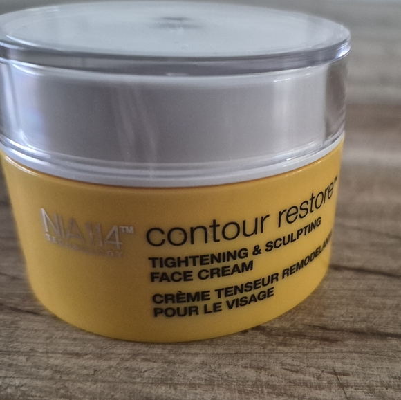 StriVectin Contour Restore Cream 30 ML 1fl Oz - Picture 3 of 9